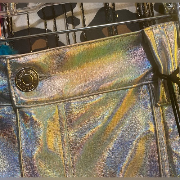 ALMOST FAMOUS METALLIC CARGO SKATER PANTS - Picture 9 of 14